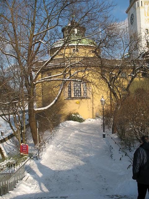 MUNICH EN INVIERNO - I: CAMINANDO CON EL ISAR