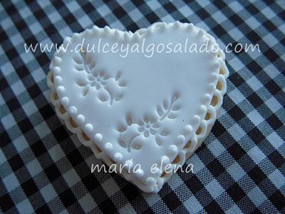 Galletas decoradas..corazones.blanco total!!