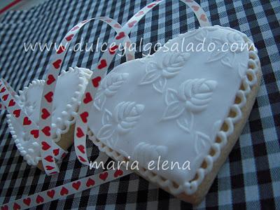 Galletas decoradas..corazones.blanco total!!