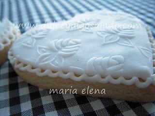 Galletas decoradas..corazones.blanco total!!
