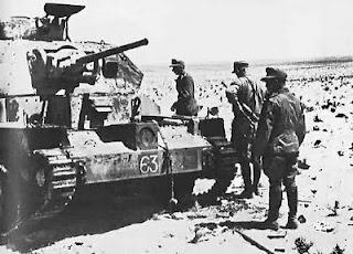 Rommel resuelve seguir explotando las debilidades británicas - 26/01/1942.