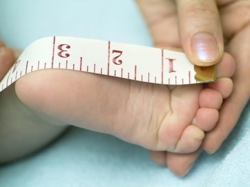 Importancia de medir altura, peso y cráneo del bebé