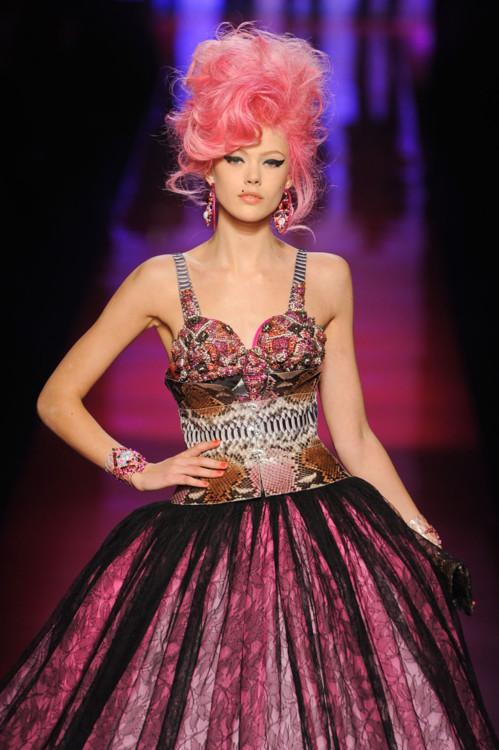 JEAN PAUL GAULTIER - TRIBUTO A AMY WHINEHOUSE