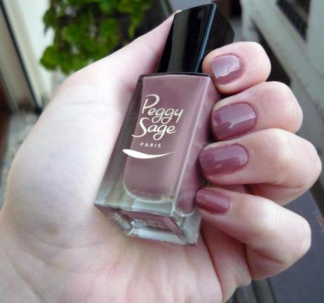 Otra vez aquí y esmalte de la semana (Peggy Sage)