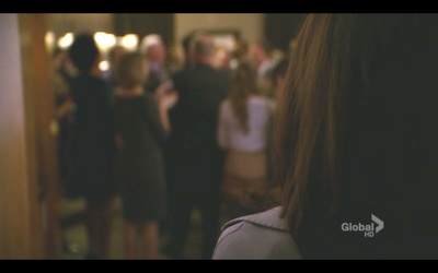 8 ESCENAS; SERIES DE TELEVISIÓN (III)