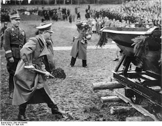 El Führer conmemora el IX Aniversario del Ascenso al Poder del NSDAP - 30/01/1942.