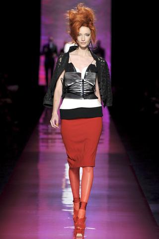 JEAN PAUL GAULTIER Alta Costura primavera verano 2012 en memoria a Amy Winehouse