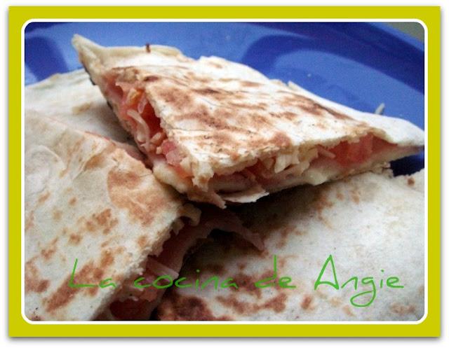 QUESADILLA DE JAMÓN Y QUESO