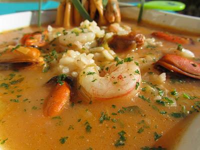 Sopa de arroz a la marinera