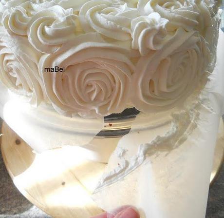 Decorar una tarta con rosas Decorar una tarta con rosas
