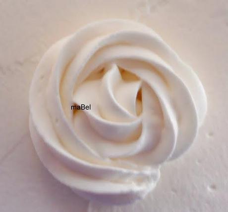 Decorar una tarta con rosas Decorar una tarta con rosas