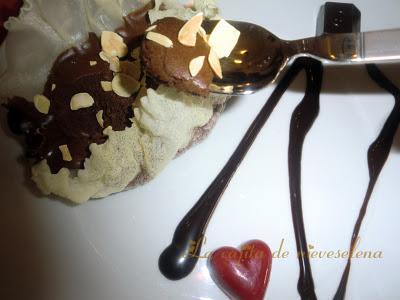 Mousse de chocolate sobre crujiente de arroz