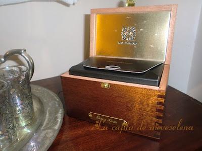 Mousse de chocolate sobre crujiente de arroz