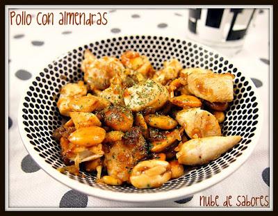 POLLO CON ALMENDRAS Y PASAS