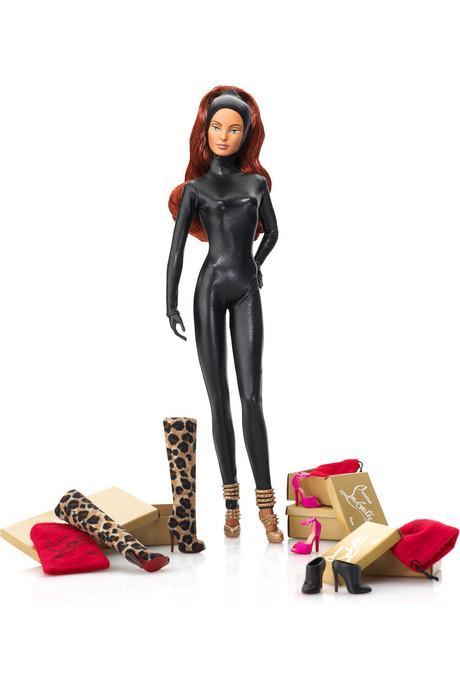 Barbie vestida por Christian Louboutin.