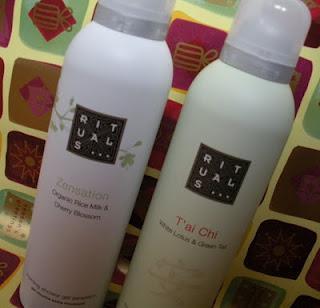 Espumas de ducha RITUALS y FELIZ AÑO