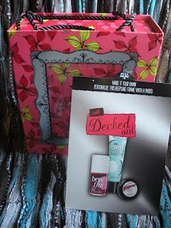 All Decked Out de BENEFIT