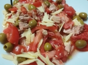 Ensalada tomate emmental