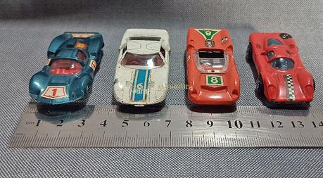 Cuatro autos de carrera de mi infancia de tres marcas diferentes