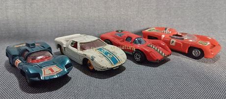 Cuatro autos de carrera de mi infancia de tres marcas diferentes