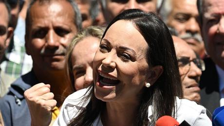 ¿Cinco dirigentes de María Corina Machado refugiados en embajada argentina en Caracas?