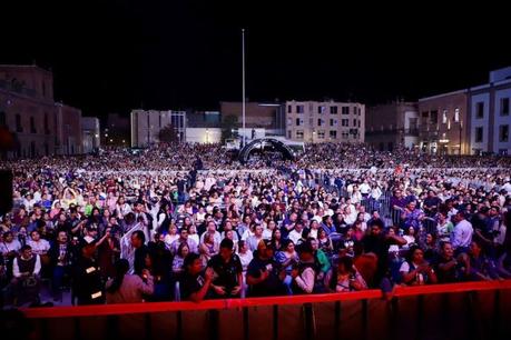 Emmanuel brilla en el Festival San Luis en Primavera ante una multitud entusiasta