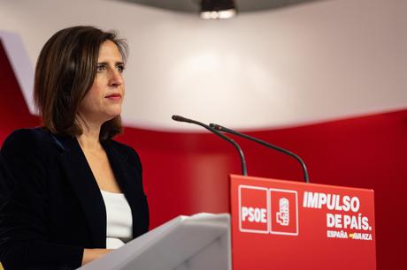 El PSOE cree que Feijóo «obvia la charca de corrupción en la que nada Ayuso» por «miedo al juicio final»