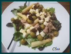 Ensalada de bonito y pasas