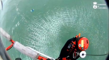 Rescatado un guadalajareño que practicaba paddle surf en Suances al que el viento le impedía regresar a tierra