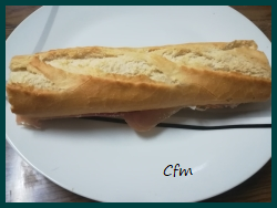 Bocadillo de jamón ibérico con queso de cabra