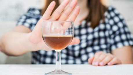 ¿Puedes beber alcohol en el primer mes de embarazo?