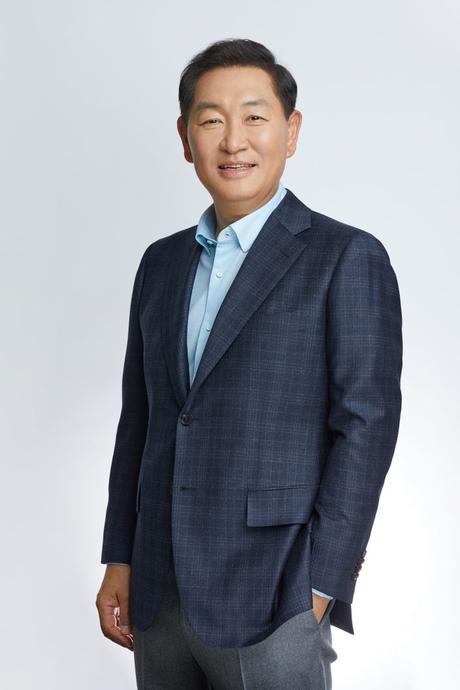 [Editorial] El advenimiento de la era Bespoke AI JH Han, CEO y Head de la división Device eXperience (DX) de Samsung Electronics