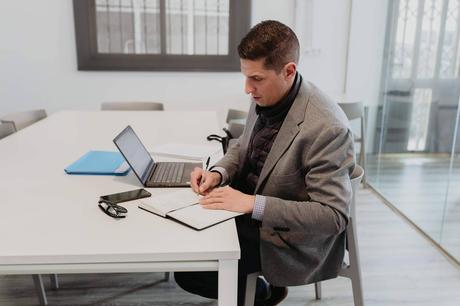 Asesor inmobiliario y contable