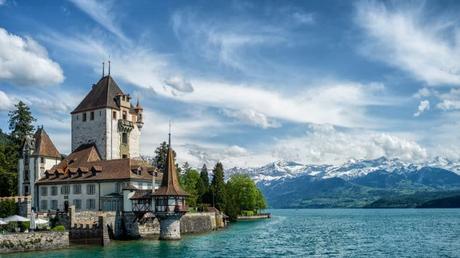 Lago Thun y castillo de Oberhofen, Suiza
