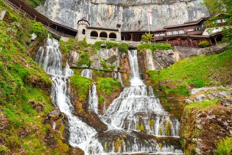 Visita Interlaken a través de las Cuevas de San Beato, Suiza