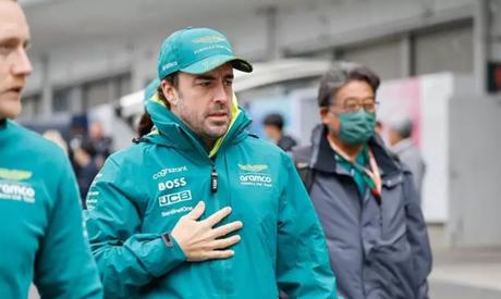 Fernando Alonso renueva con Aston Martin hasta 2026: ‘Estoy aquí para quedarme’