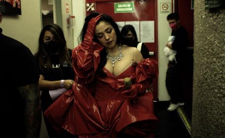 Mon Laferte in Mon Laferte, te amo. Cr. Courtesy of Netflix © 2024.