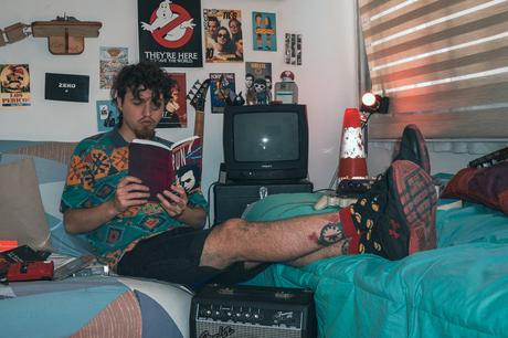 Loconozco problematiza la nostalgia con Los 90 Loconozco