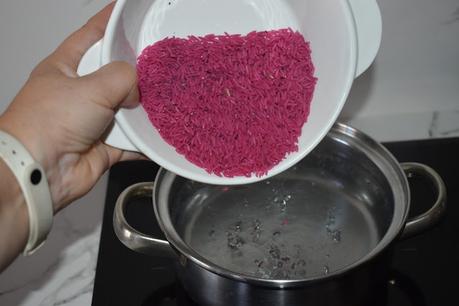 Filetes de carrilleras con arroz rosa