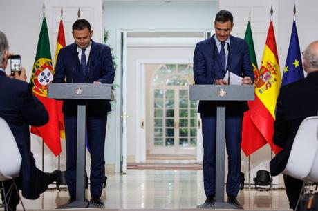 Sánchez reafirma el compromiso de Andueza de no pactar con Bildu en Euskadi Sánchez reafirma el compromiso de Andueza de no pactar con Bildu en Euskadi