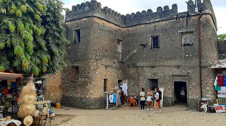 ZANZÍBAR : EN LA CIUDAD DE PIEDRA ZANZÍBAR : EN LA CIUDAD DE PIEDRA
