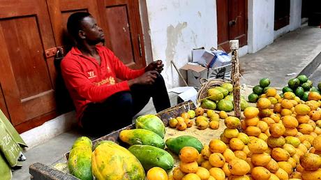 ZANZÍBAR : EN LA CIUDAD DE PIEDRA ZANZÍBAR : EN LA CIUDAD DE PIEDRA