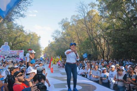 Vero Rodríguez se compromete a revitalizar la democracia desde el Senado