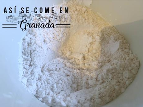 Pan sin gluten de espinacas relleno de tomate y queso