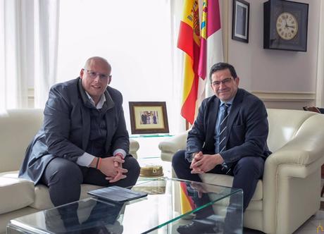 El presidente de la Diputación conoce la apuesta empresarial de Mercadona en la provincia de Ciudad Real