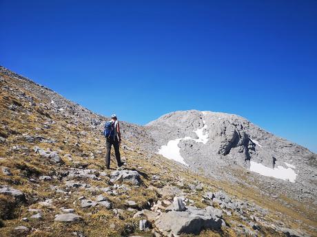 Peña Castil y Cueva de hielo por Canal de las Moñas Peña Castil y Cueva de hielo por Canal de las Moñas