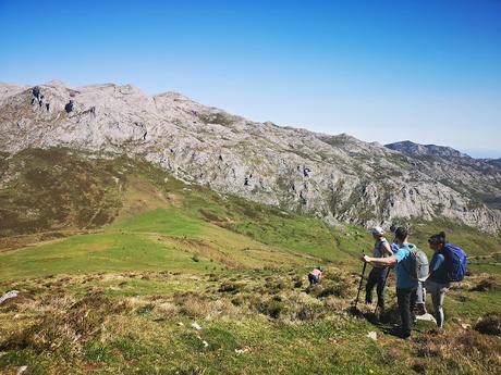 Peña Castil y Cueva de hielo por Canal de las Moñas Peña Castil y Cueva de hielo por Canal de las Moñas