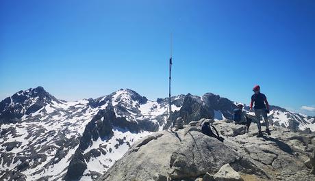 Peña Castil y Cueva de hielo por Canal de las Moñas Peña Castil y Cueva de hielo por Canal de las Moñas
