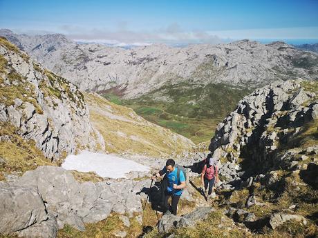 Peña Castil y Cueva de hielo por Canal de las Moñas Peña Castil y Cueva de hielo por Canal de las Moñas