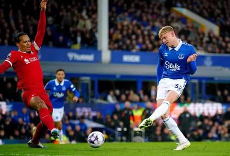 Derrota del Liverpool frente al Everton deja en duda su liderazgo en la Premier League